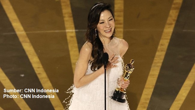 michelle yeoh menang best actress piala Oscar 2013